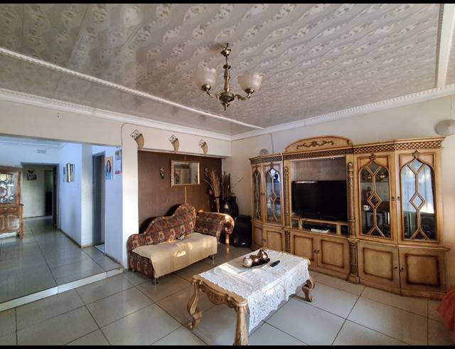 3 BEDROOM FREESTANDING FOR SALE IN RANDLESPARK